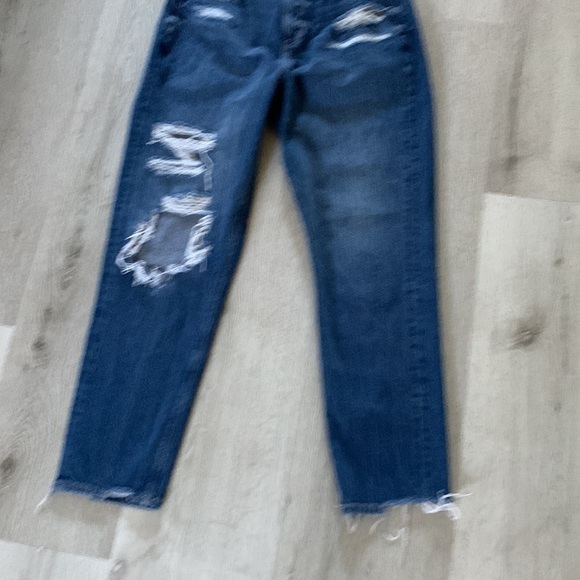 American Eagle High Rise Distressing Mom‎ Jeans Size 6 medium Wash Boho Ripped - Picture 10 of 12